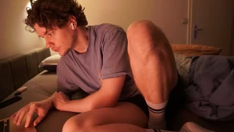 Snapshot of ironthud chatting on 11/23/25, 09:36 Sam online show from 11/23/25, 09:36