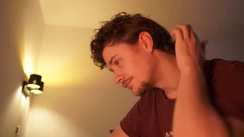 Snapshot of ironthud chatting on 12/15/25, 09:41 Sam online show from 12/15/25, 09:41