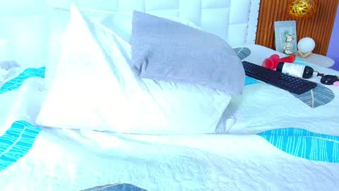 Sandy  online show from 01/30/25, 03:19