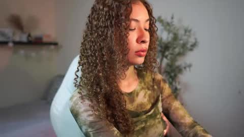 isa_____ online show from 03/29/26, 08:09