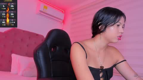 Snapshot of isa__cute chatting on 01/11/25, 04:27 ISA online show from 01/11/25, 04:27