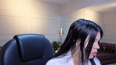 Snapshot of isa__cute chatting on 11/18/25, 07:18 ISA online show from 11/18/25, 07:18