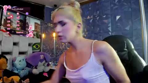 Isabella online show from 07/08/26, 01:04