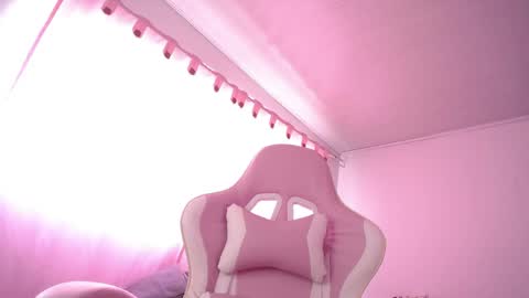 Isabella  online show from 04/10/26, 01:49