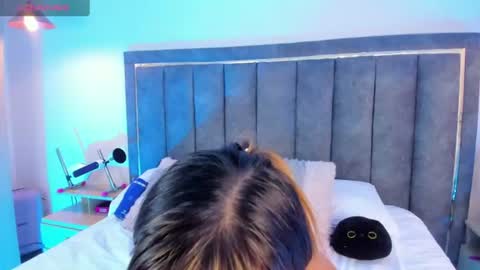 Snapshot of isa_foxxx26 chatting on 07/08/26, 03:22 isa online show from 07/08/26, 03:22