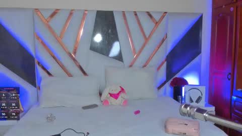 Snapshot of isa_kolins chatting on 02/25/26, 10:03 isa_kolins online show from 02/25/26, 10:03