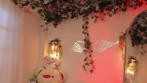 Isabella        online show from 02/12/26, 08:15