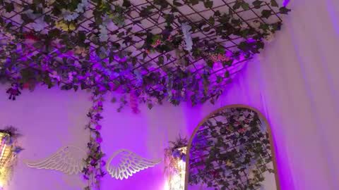 Isabella        online show from 03/06/26, 10:17