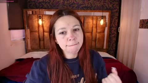 Snapshot of isa_thompson__ chatting on 04/18/26, 11:25 I S A online show from 04/18/26, 11:25