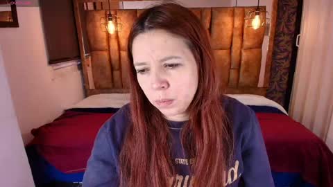 Snapshot of isa_thompson__ chatting on 04/19/26, 11:31 I S A online show from 04/19/26, 11:31