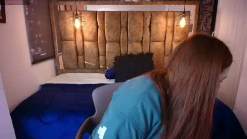 Snapshot of isa_thompson__ chatting on 04/22/26, 11:56 I S A online show from 04/22/26, 11:56