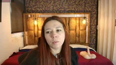 Snapshot of isa_thompson__ chatting on 04/29/26, 12:09 I S A online show from 04/29/26, 12:09