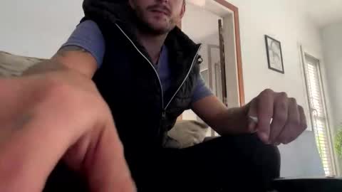 Snapshot of isaac250996 chatting on 09/13/25, 02:17 isaac250996 online show from 09/13/25, 02:17