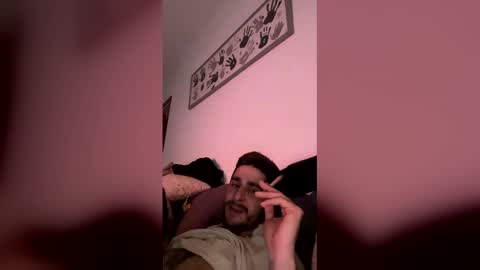 Snapshot of isaac250996 chatting on 12/15/25, 07:07 isaac250996 online show from 12/15/25, 07:07