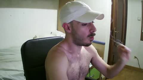 Snapshot of isaac99c chatting on 01/05/25, 04:04 Isaac99c online show from 01/05/25, 04:04