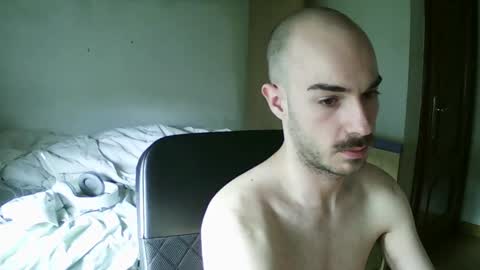 Snapshot of isaac99c chatting on 01/11/25, 12:29 Isaac99c online show from 01/11/25, 12:29