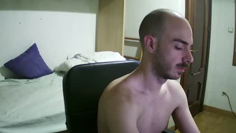 Snapshot of isaac99c chatting on 01/12/25, 04:31 Isaac99c online show from 01/12/25, 04:31