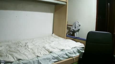 Snapshot of isaac99c chatting on 02/03/25, 04:57 Isaac99c online show from 02/03/25, 04:57