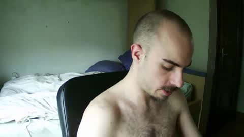 Snapshot of isaac99c chatting on 02/09/25, 01:03 Isaac99c online show from 02/09/25, 01:03