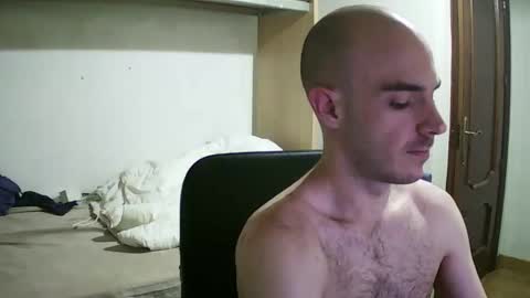 Snapshot of isaac99c chatting on 02/18/25, 01:32 Isaac99c online show from 02/18/25, 01:32