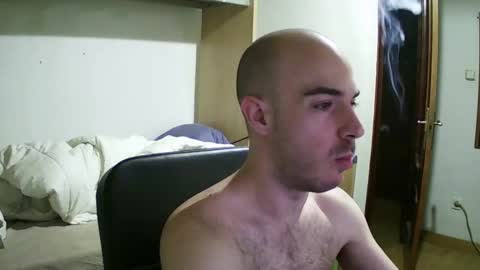 Snapshot of isaac99c chatting on 02/19/25, 01:18 Isaac99c online show from 02/19/25, 01:18