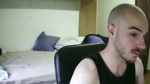 Snapshot of isaac99c chatting on 03/06/25, 03:24 Isaac99c online show from 03/06/25, 03:24