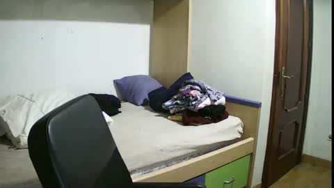 Snapshot of isaac99c chatting on 03/09/25, 08:10 Isaac99c online show from 03/09/25, 08:10