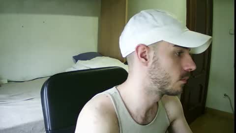 Snapshot of isaac99c chatting on 03/10/25, 01:21 Isaac99c online show from 03/10/25, 01:21