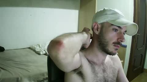 Snapshot of isaac99c chatting on 03/12/25, 07:17 Isaac99c online show from 03/12/25, 07:17