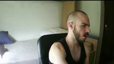 Snapshot of isaac99c chatting on 09/25/25, 08:40 Isaac99c online show from 09/25/25, 08:40