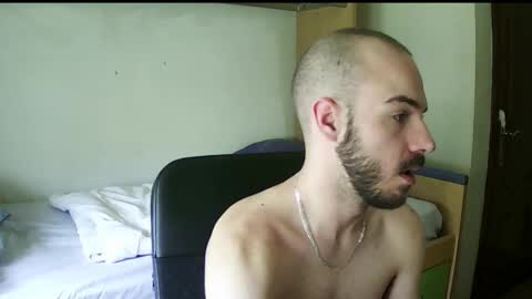 Snapshot of isaac99c chatting on 09/26/25, 11:58 Isaac99c online show from 09/26/25, 11:58