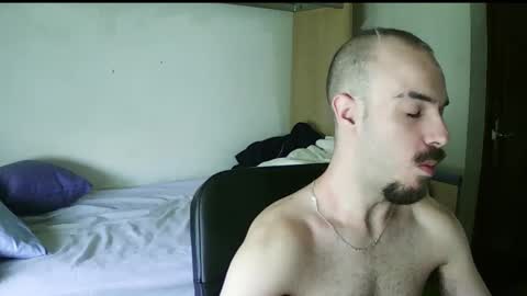 Snapshot of isaac99c chatting on 10/04/25, 02:15 Isaac99c online show from 10/04/25, 02:15