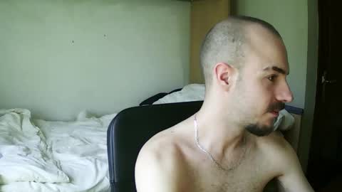 Snapshot of isaac99c chatting on 10/05/25, 01:31 Isaac99c online show from 10/05/25, 01:31