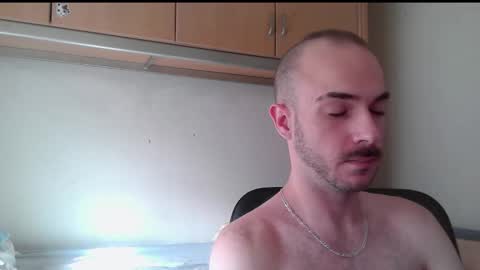 Snapshot of isaac99c chatting on 10/15/25, 08:36 Isaac99c online show from 10/15/25, 08:36