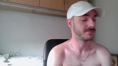 Snapshot of isaac99c chatting on 10/19/25, 11:11 Isaac99c online show from 10/19/25, 11:11