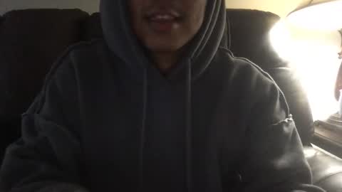 isaac_akamu online show from 11/20/25, 12:22