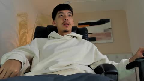 isaac_cryston online show from 12/13/25, 10:37