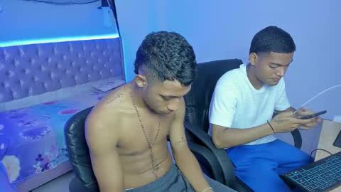 isaac_master77 online show from 11/18/25, 03:23