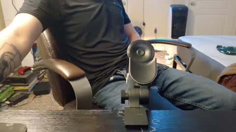 Snapshot of isaac_sheffield chatting on 12/16/24, 12:15 isaac online show from 12/16/24, 12:15