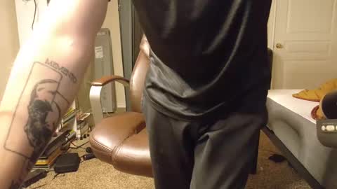 Snapshot of isaac_sheffield chatting on 12/16/24, 10:24 isaac online show from 12/16/24, 10:24