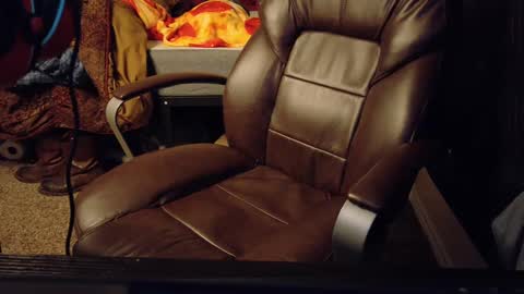 Snapshot of isaac_sheffield chatting on 12/18/24, 07:58 isaac online show from 12/18/24, 07:58