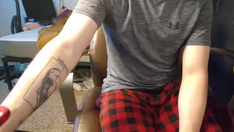 Snapshot of isaac_sheffield chatting on 12/21/24, 02:04 isaac online show from 12/21/24, 02:04