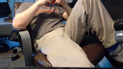 Snapshot of isaac_sheffield chatting on 12/27/24, 11:21 isaac online show from 12/27/24, 11:21