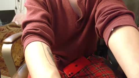 Snapshot of isaac_sheffield chatting on 01/01/25, 01:37 isaac online show from 01/01/25, 01:37