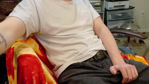 Snapshot of isaac_sheffield chatting on 01/23/25, 01:02 isaac online show from 01/23/25, 01:02