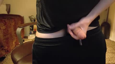 Snapshot of isaac_sheffield chatting on 02/11/25, 04:11 isaac online show from 02/11/25, 04:11