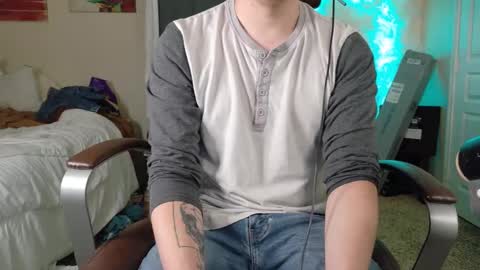 Snapshot of isaac_sheffield chatting on 09/23/25, 10:02 isaac online show from 09/23/25, 10:02