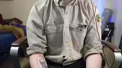 Snapshot of isaac_sheffield chatting on 10/16/25, 10:44 isaac online show from 10/16/25, 10:44