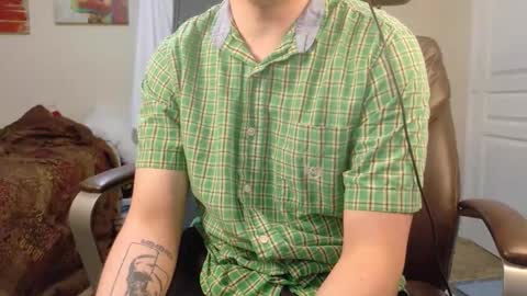 Snapshot of isaac_sheffield chatting on 11/13/25, 02:54 isaac online show from 11/13/25, 02:54