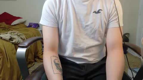 Snapshot of isaac_sheffield chatting on 11/14/25, 02:10 isaac online show from 11/14/25, 02:10